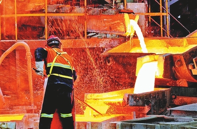 紫金銅業(yè)首批陰極銅下線